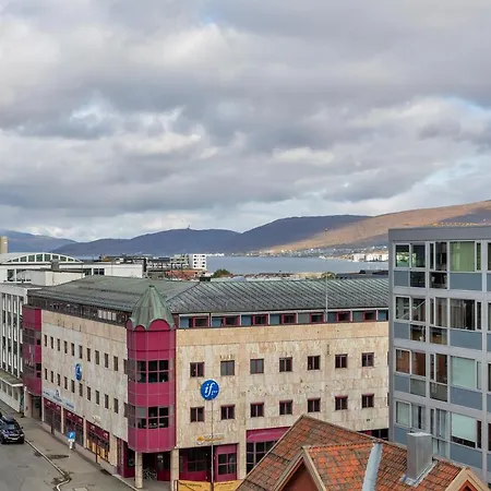 Penthouse In Downtown Tromso New Apartment Exterior photo